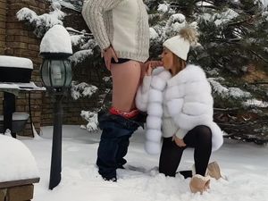 outdoor winter bj and spunk on her